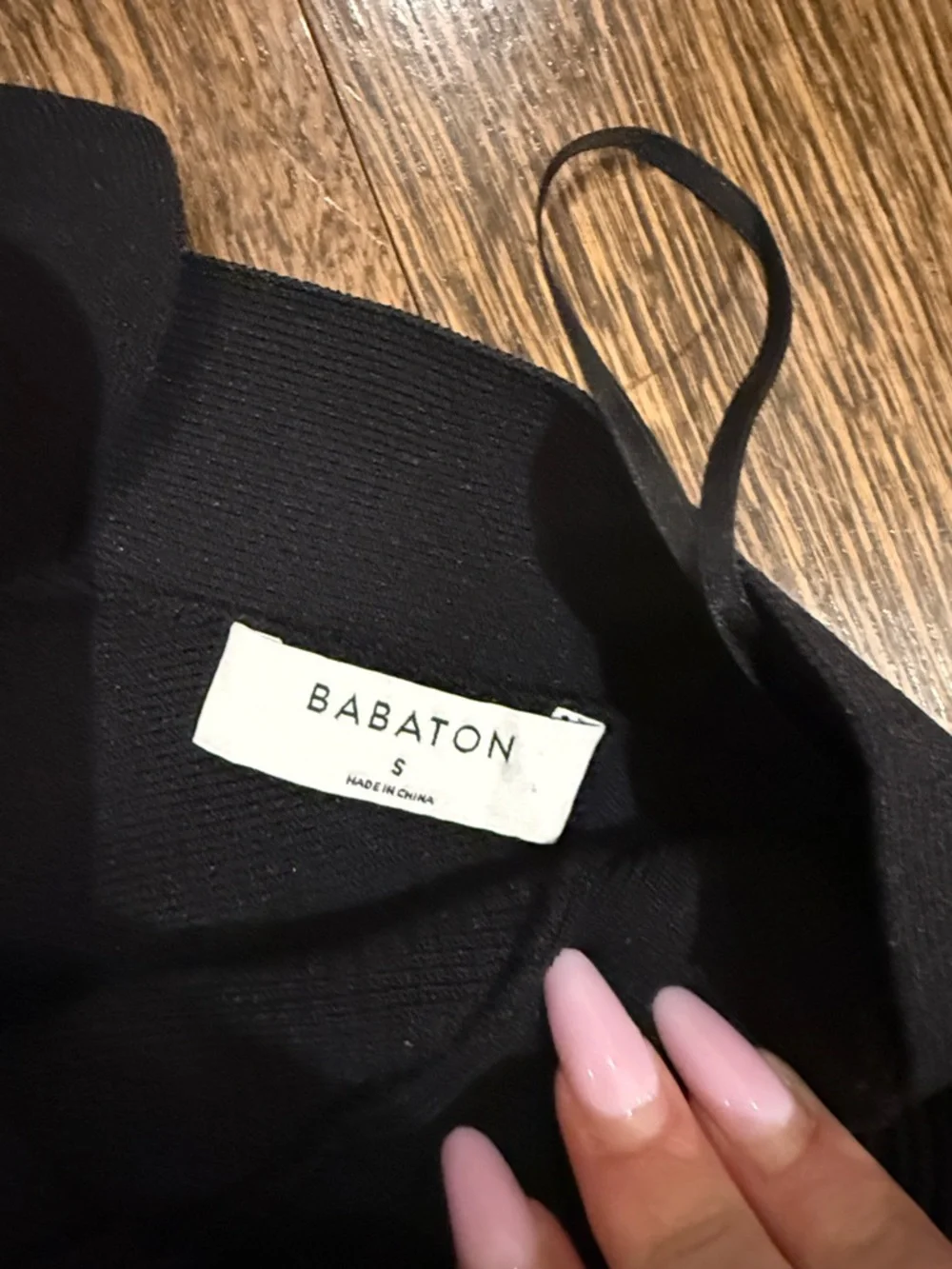 Babaton Black Ribbed Crossback Crop Tank - Picture 2 of 3